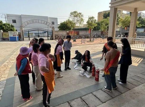 共筑平安“夕阳红”净峰消防宣讲进养老院(图4)